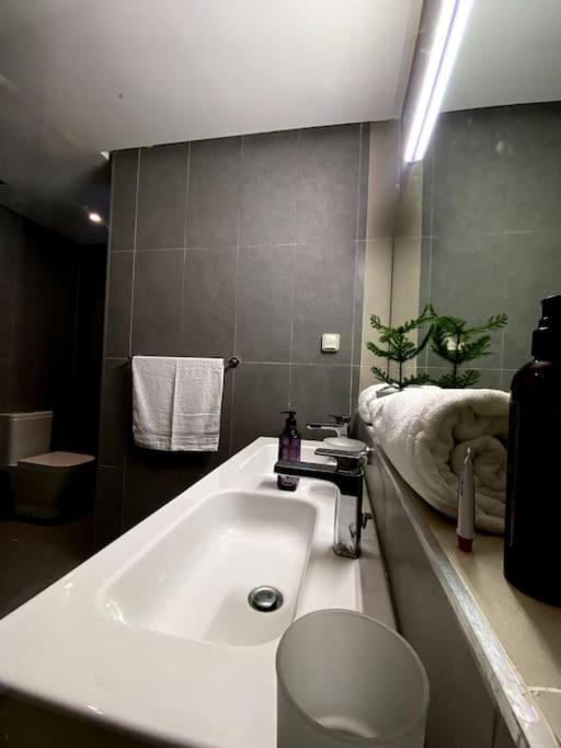 Luxurious Golf & Sea View Beach Apartment With Pool Access - Tamourrit, Taghazout Bay ภายนอก รูปภาพ